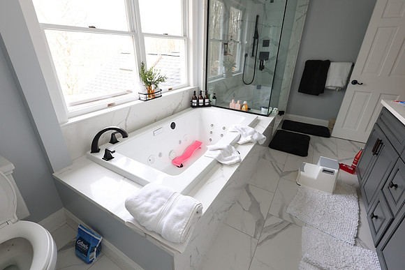 610A6812